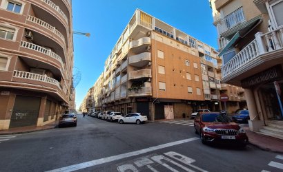 Apartment - Herverkoop - Torrevieja -
                Centro