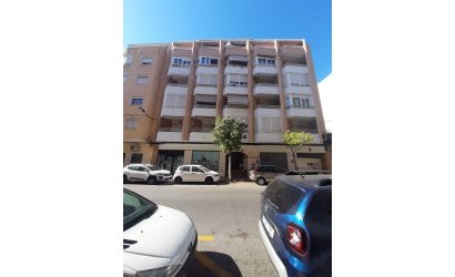 Apartment - Herverkoop -
                Torrevieja - MLSC-31141