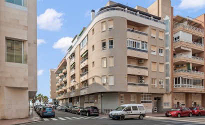 Apartment - Herverkoop -
                Torrevieja - MM-76717