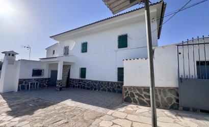 Finca - Revente - Algarinejo -
                Inland