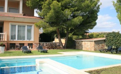 Herenhuis - Herverkoop - Alfas del Pí -
                Colonia Escandinavia-Cautivador