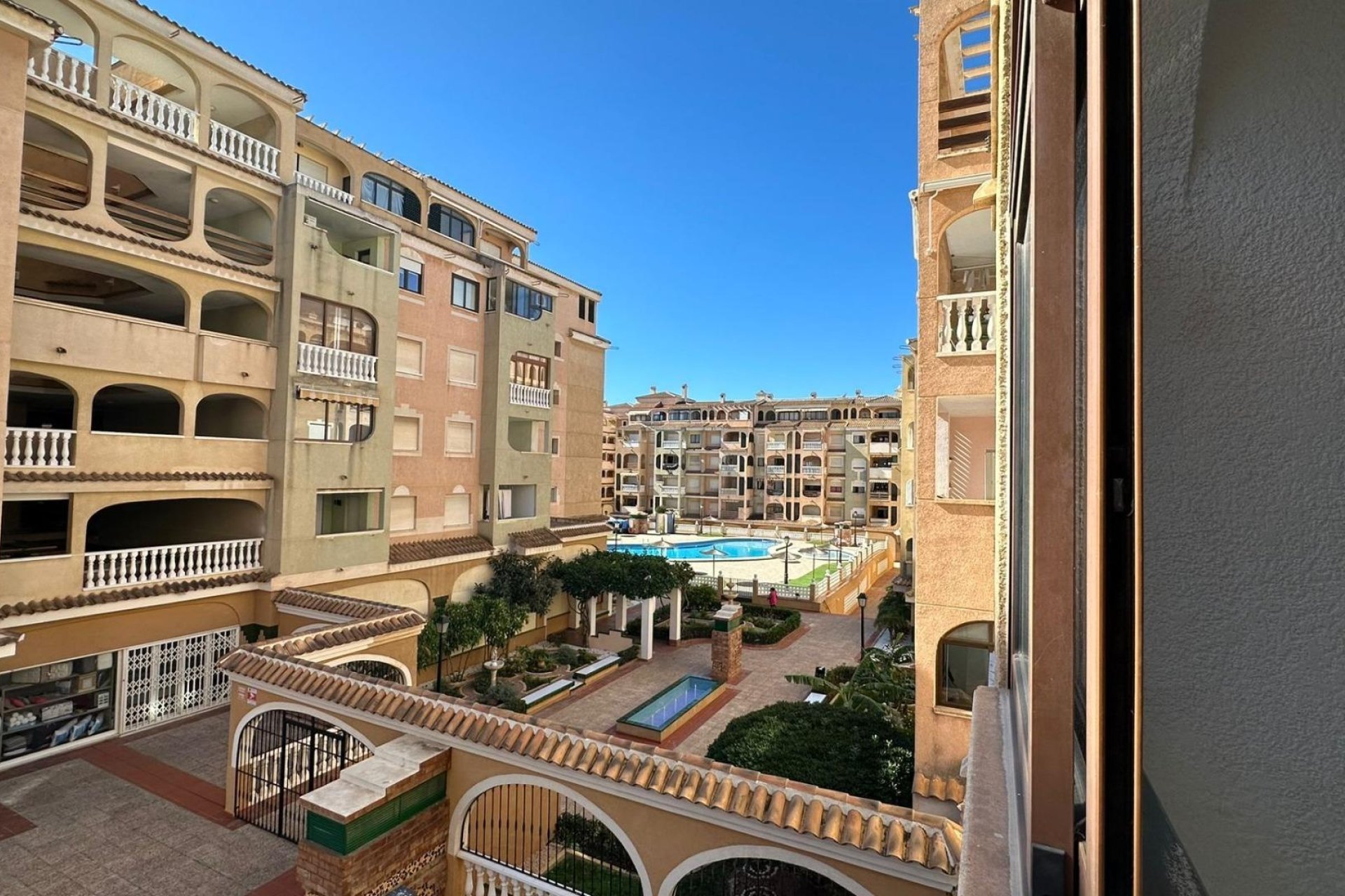 Herverkoop - Apartamento -
Torrevieja - Centro
