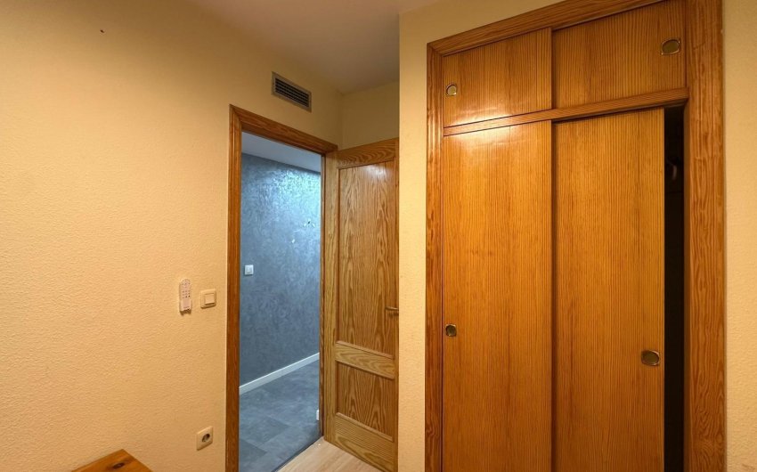 Herverkoop - Apartamento -
Torrevieja - Centro