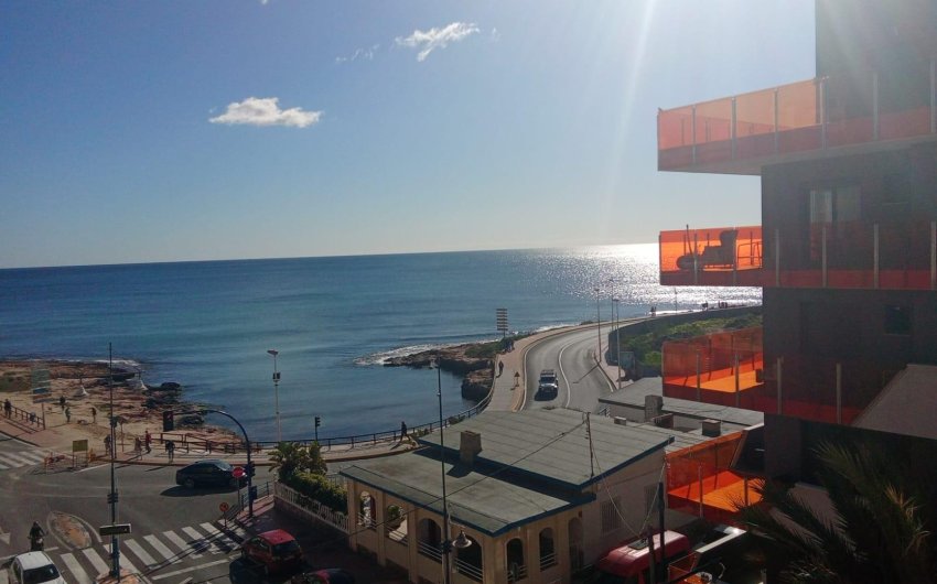 Herverkoop - Apartamento -
Torrevieja - Centro
