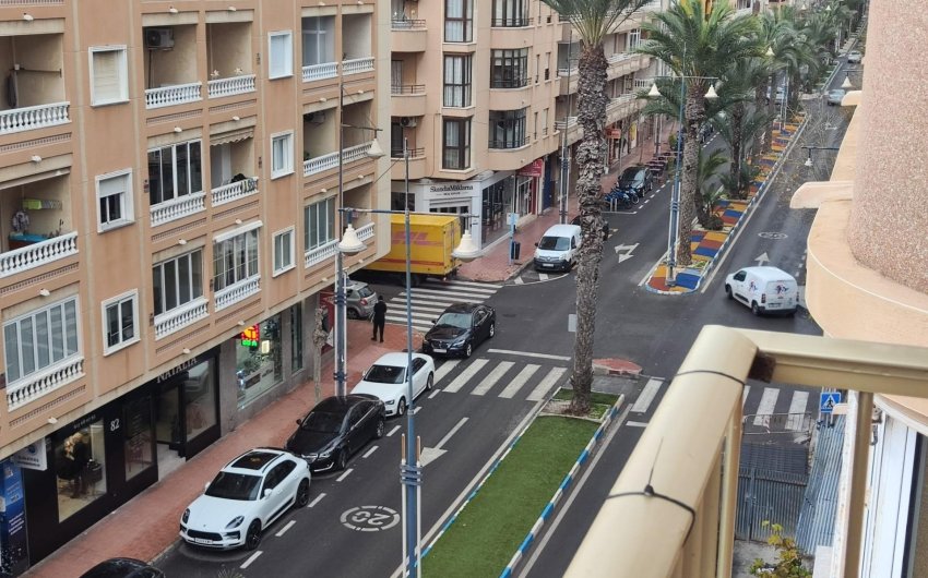 Herverkoop - Apartamento -
Torrevieja - Centro