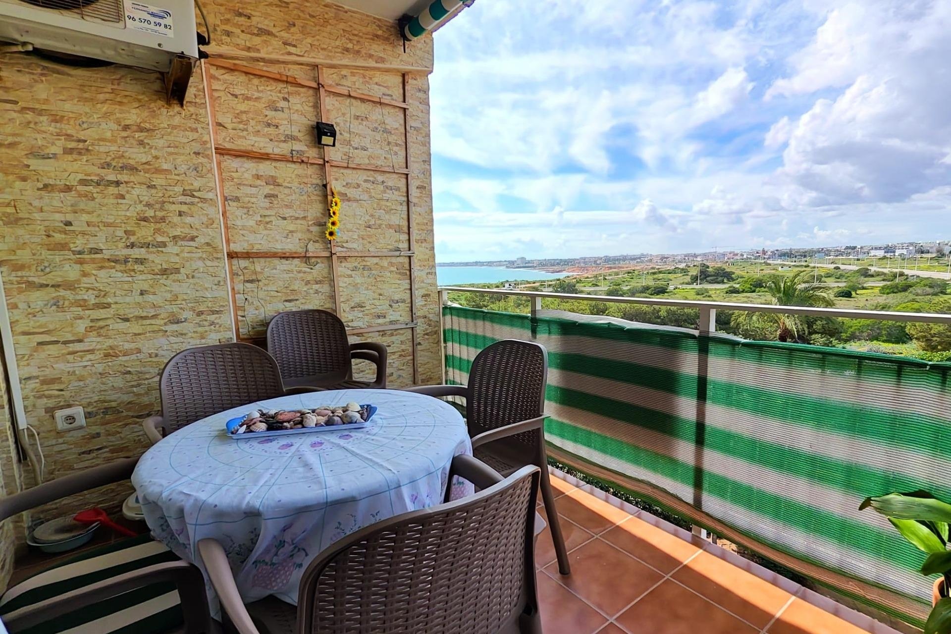 Herverkoop - Apartamento -
Torrevieja - Centro
