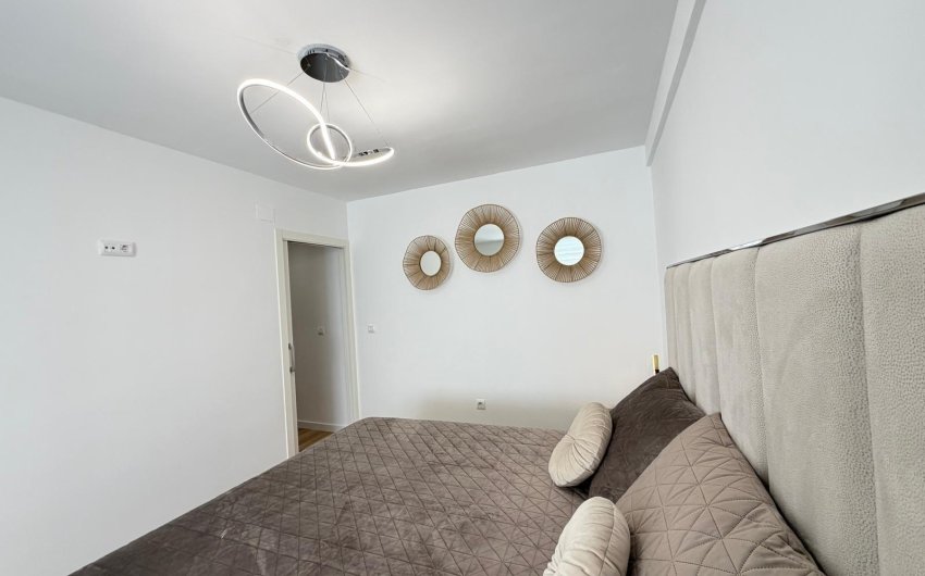 Herverkoop - Apartamento -
Torrevieja - Centro