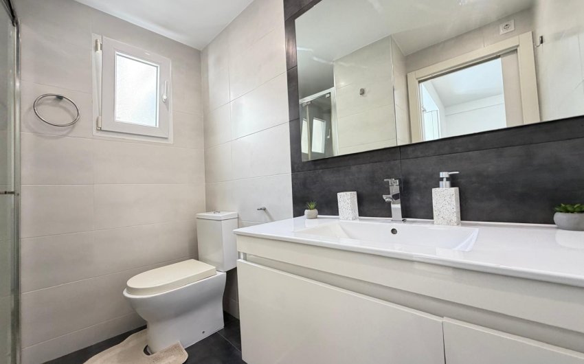 Herverkoop - Apartamento -
Torrevieja - Centro