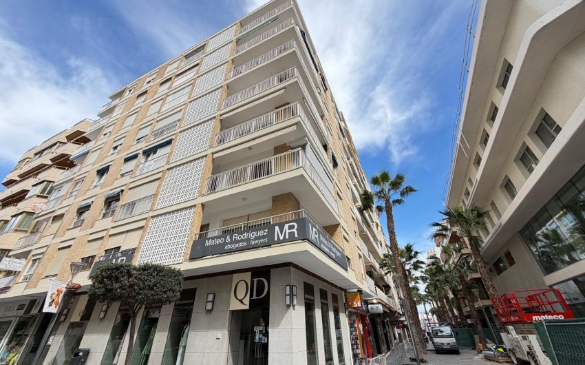 Herverkoop - Apartamento -
Torrevieja - Centro