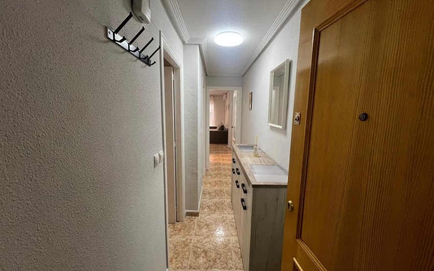 Herverkoop - Apartamento -
Torrevieja - Centro