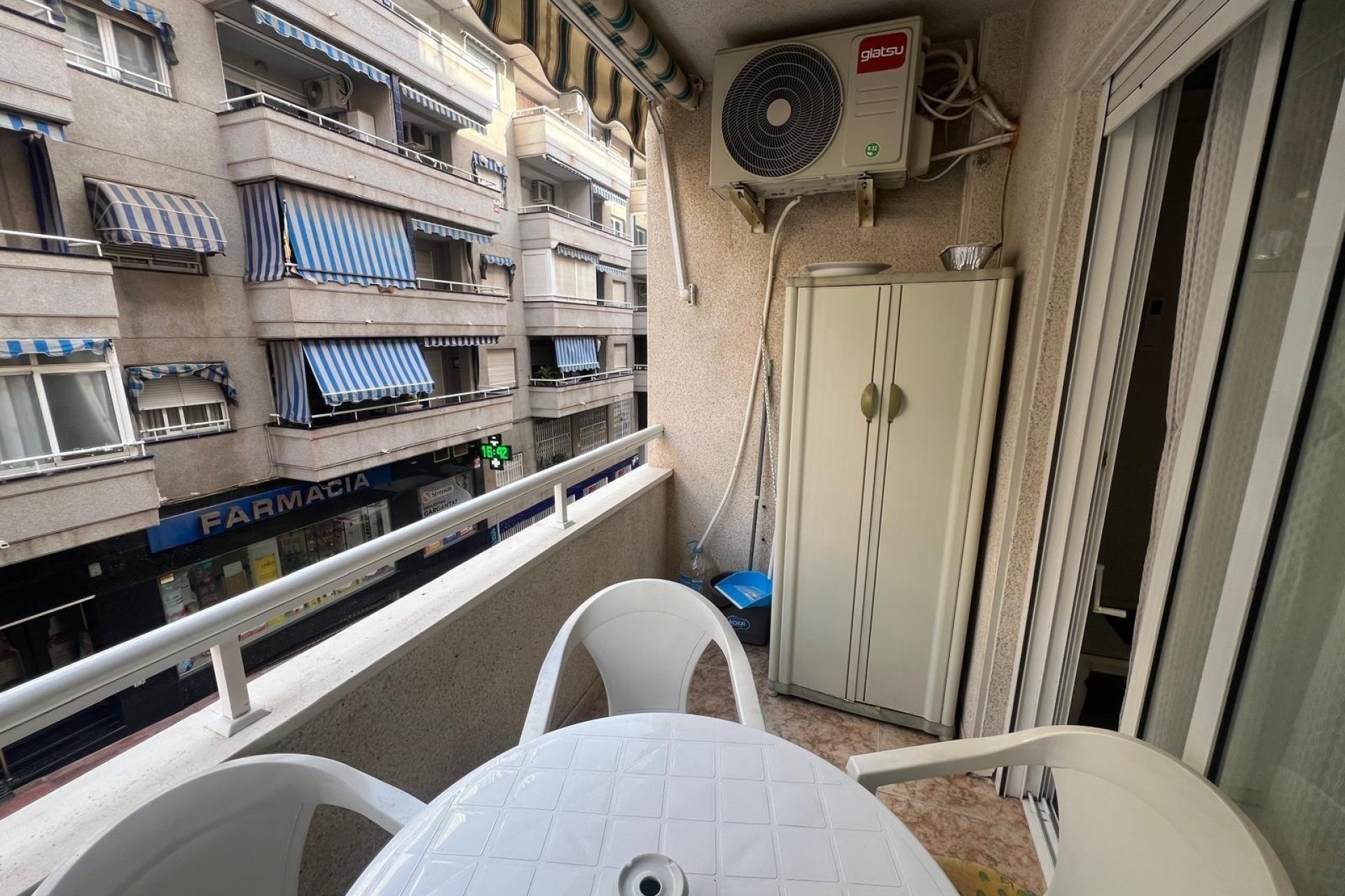 Herverkoop - Apartamento -
Torrevieja - Centro