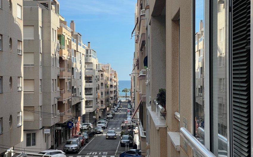 Herverkoop - Apartamento -
Torrevieja - Centro