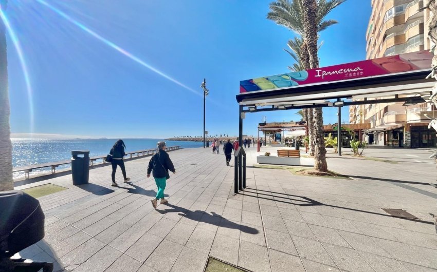 Herverkoop - Apartamento -
Torrevieja - Centro