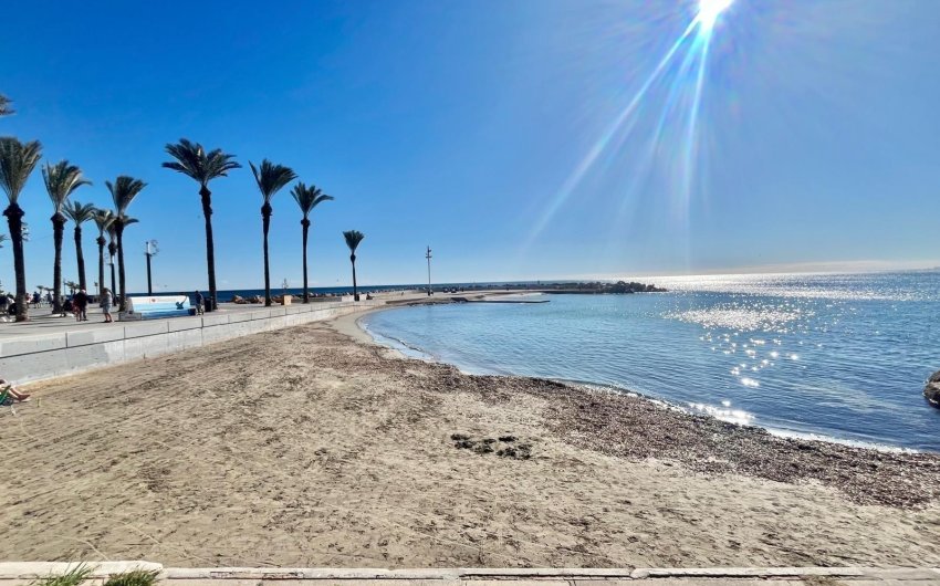 Herverkoop - Apartamento -
Torrevieja - Centro