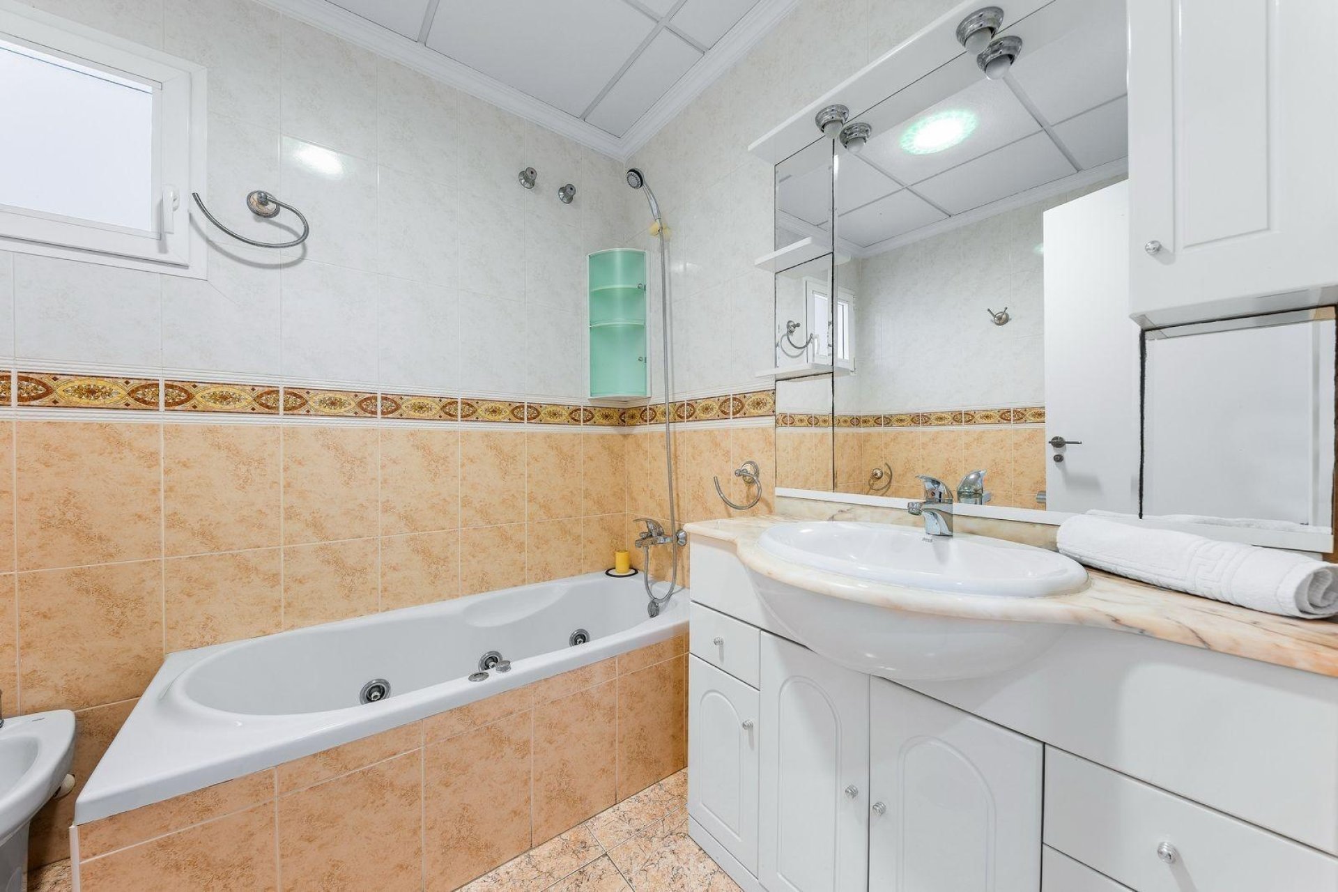 Herverkoop - Apartamento -
Torrevieja - Centro