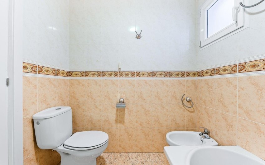 Herverkoop - Apartamento -
Torrevieja - Centro