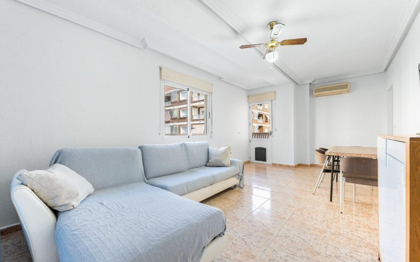 Herverkoop - Apartamento -
Torrevieja - Centro