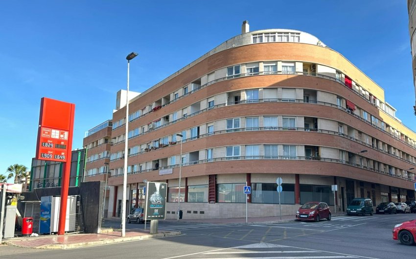 Herverkoop - Apartamento -
Torrevieja - Centro
