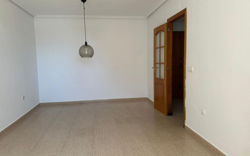 Herverkoop - Apartamento -
Torrevieja - Centro