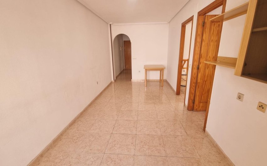 Herverkoop - Apartamento -
Torrevieja - Centro