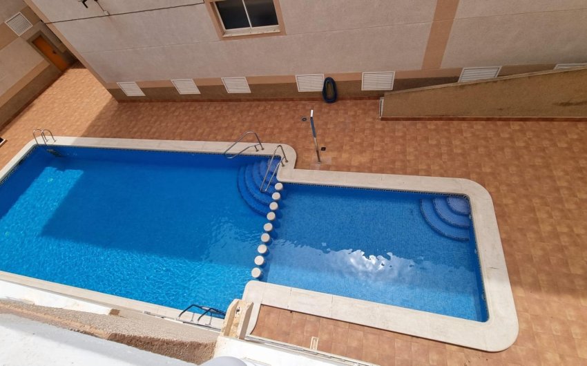 Herverkoop - Apartamento -
Torrevieja - Centro