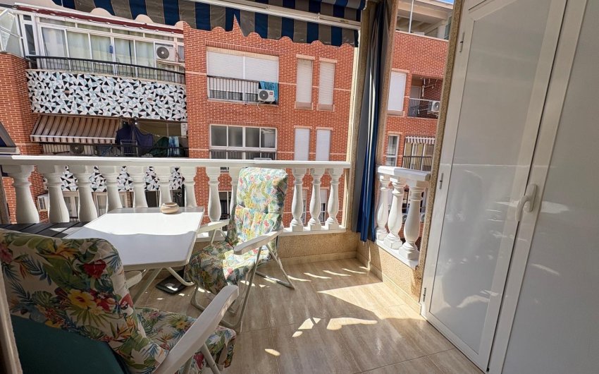 Herverkoop - Apartamento -
Torrevieja - Centro