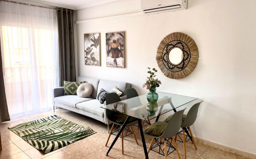 Herverkoop - Apartamento -
Torrevieja - Centro