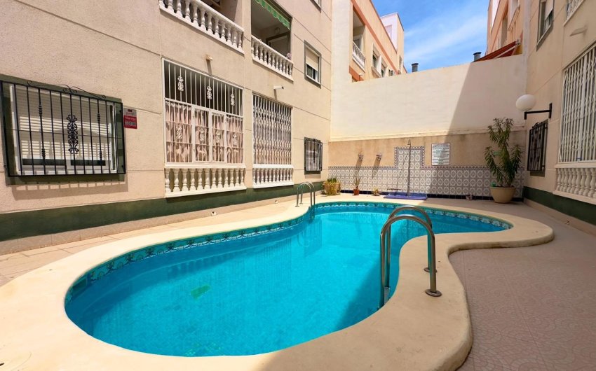 Herverkoop - Apartamento -
Torrevieja - Centro