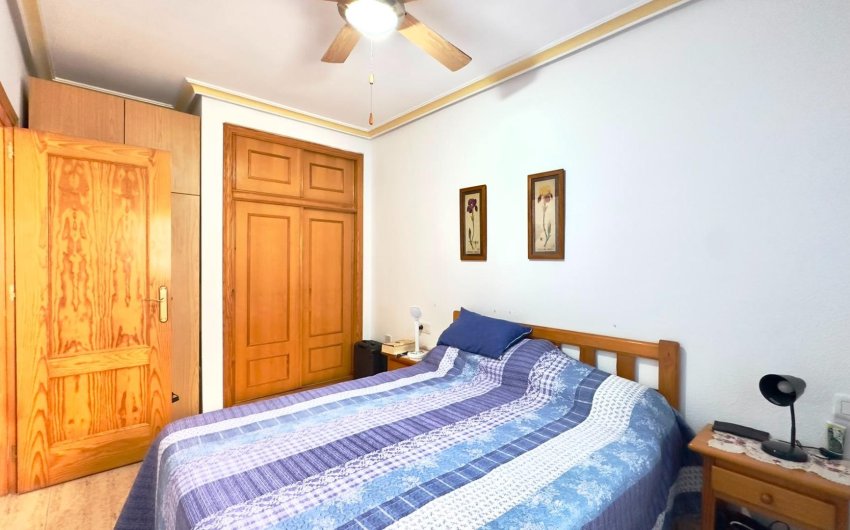 Herverkoop - Apartamento -
Torrevieja - Centro