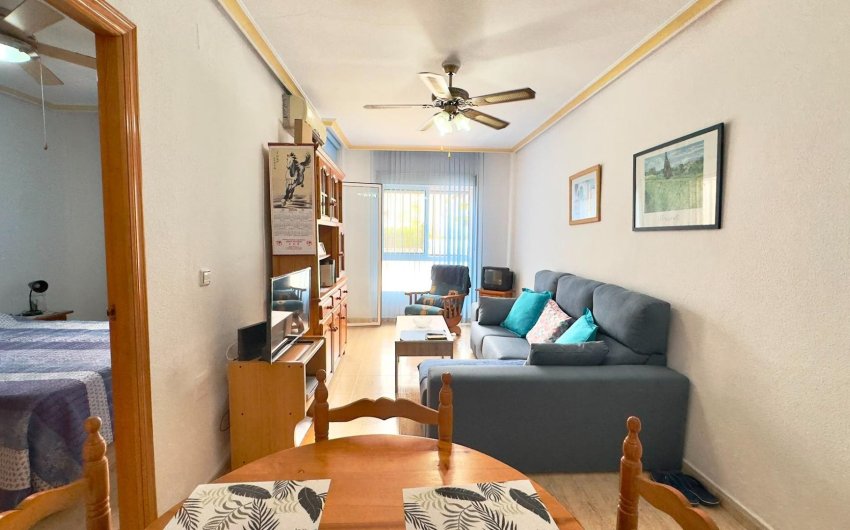 Herverkoop - Apartamento -
Torrevieja - Centro