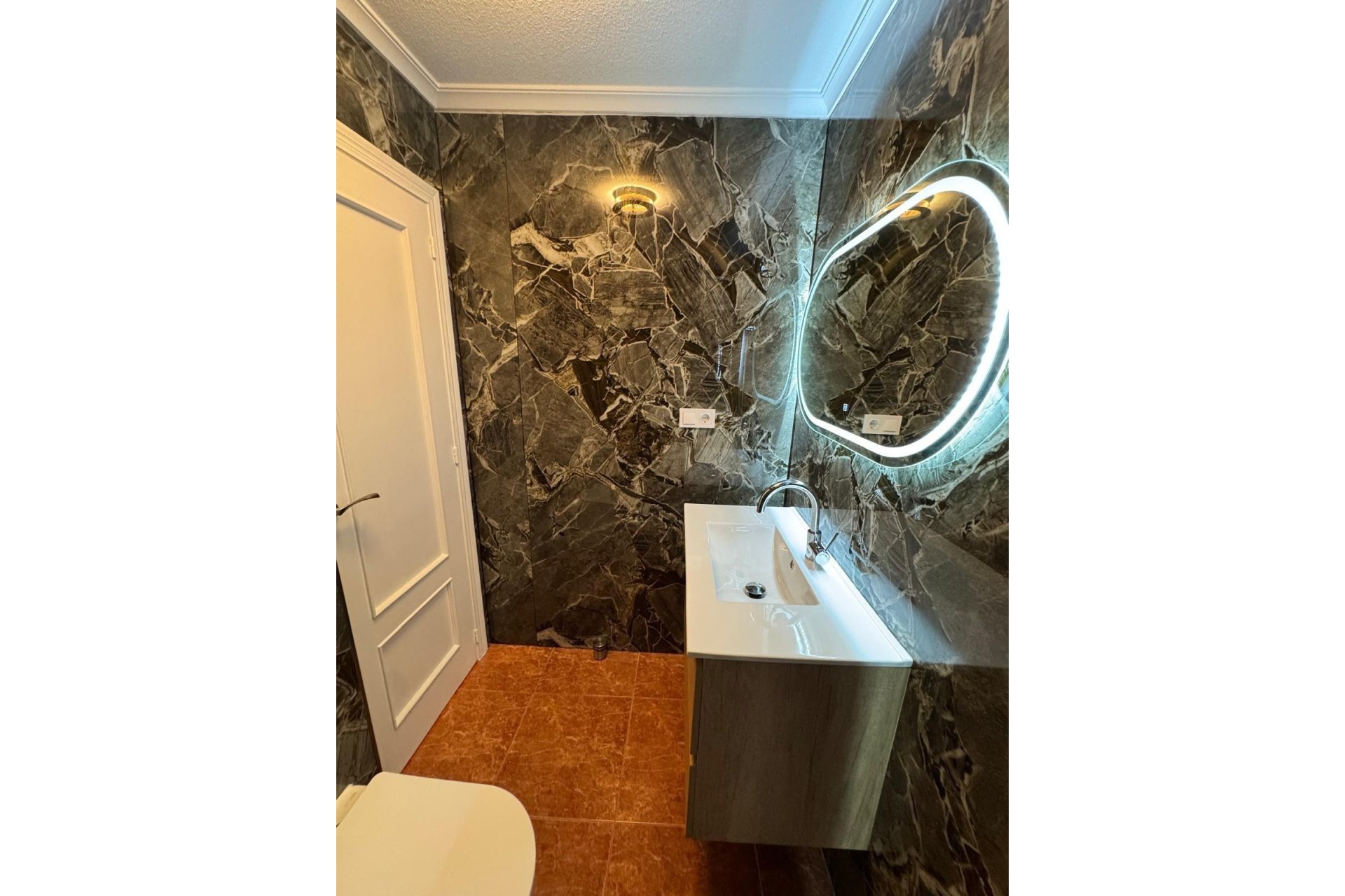 Herverkoop - Apartamento -
Torrevieja - Centro