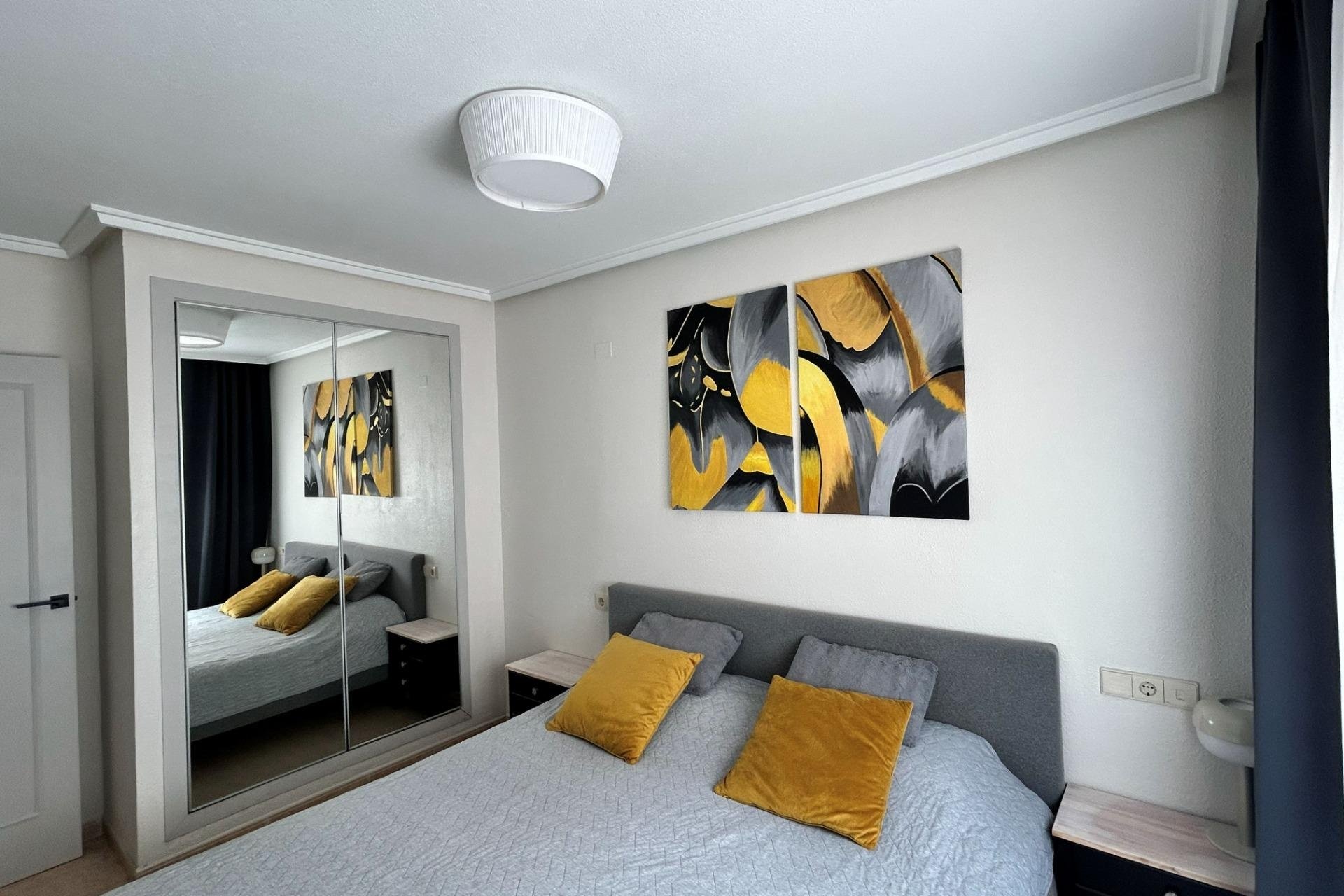 Herverkoop - Apartamento -
Torrevieja - Centro