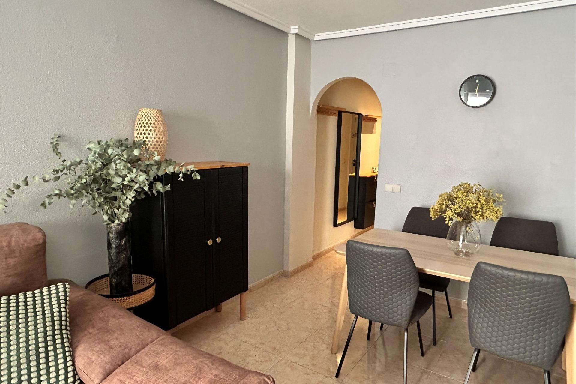 Herverkoop - Apartamento -
Torrevieja - Centro