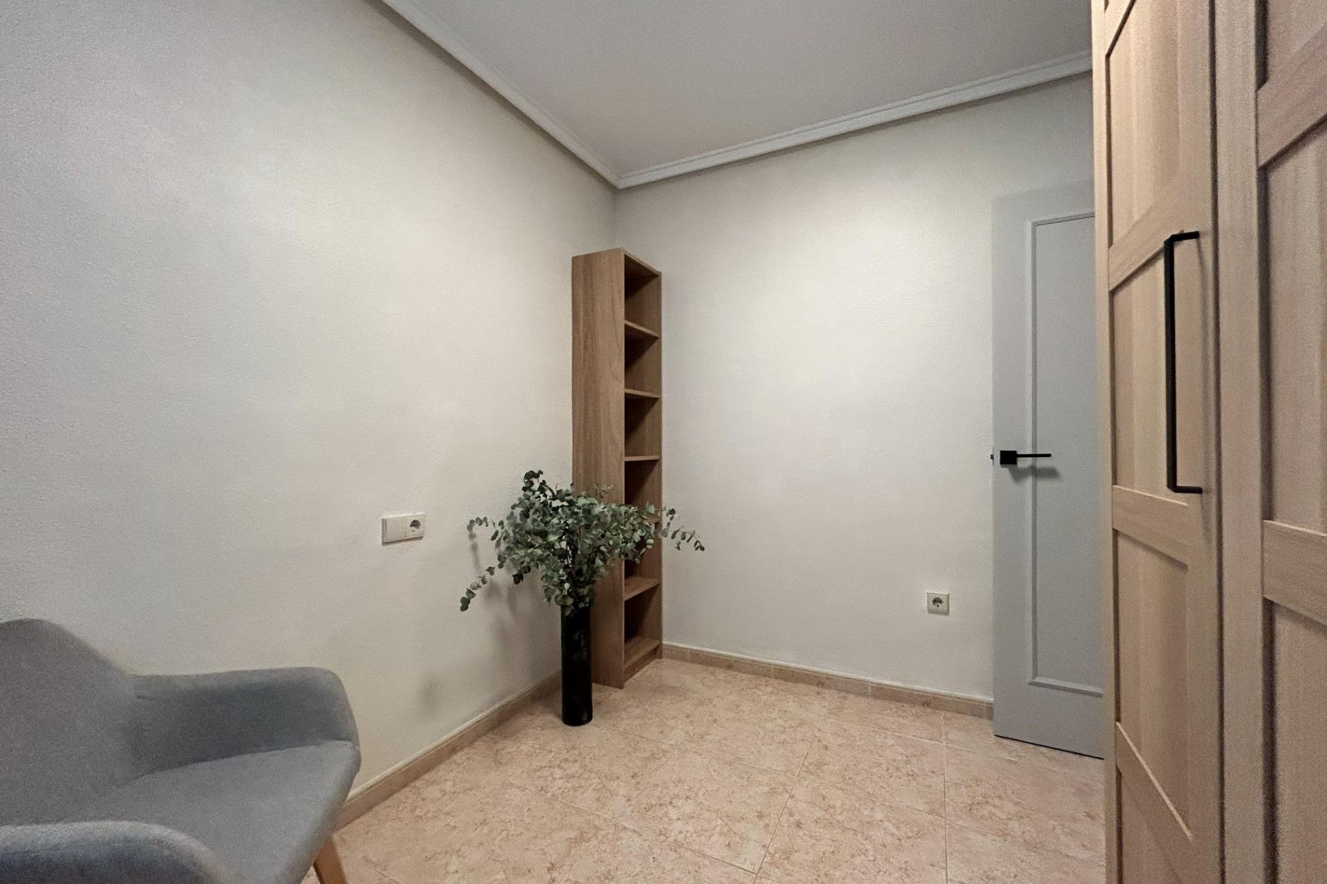 Herverkoop - Apartamento -
Torrevieja - Centro