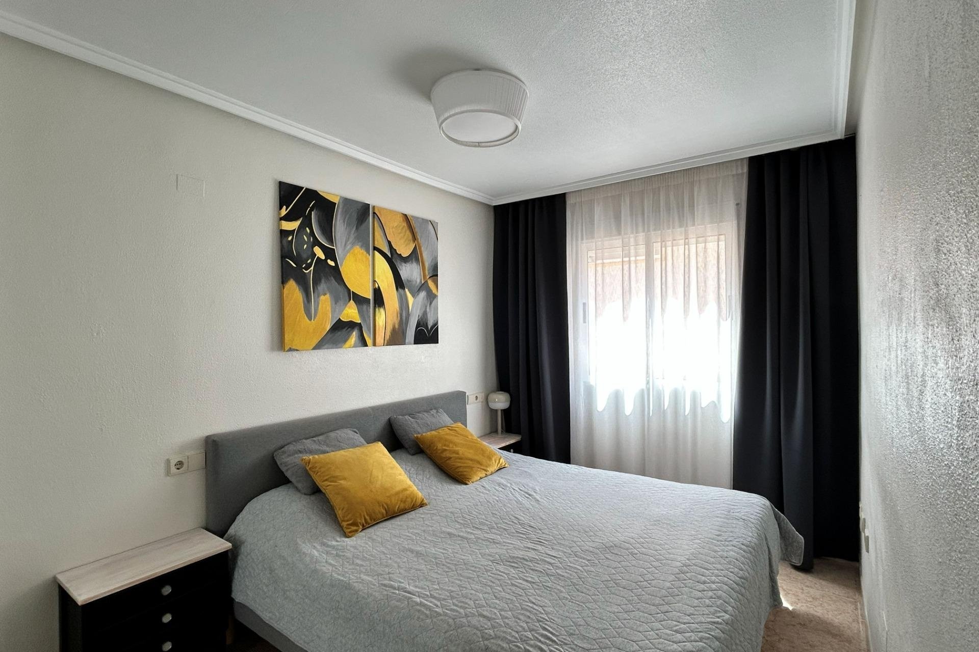 Herverkoop - Apartamento -
Torrevieja - Centro
