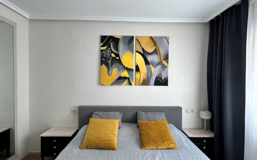 Herverkoop - Apartamento -
Torrevieja - Centro