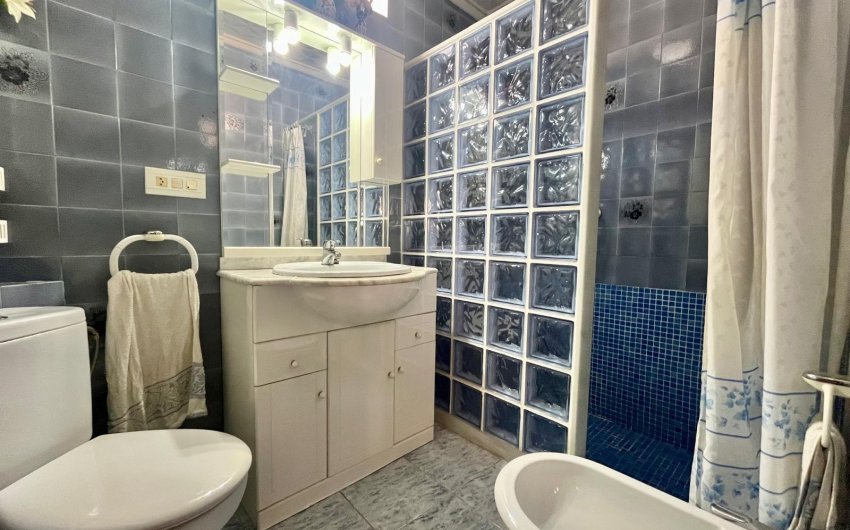 Herverkoop - Apartamento -
Torrevieja - Centro
