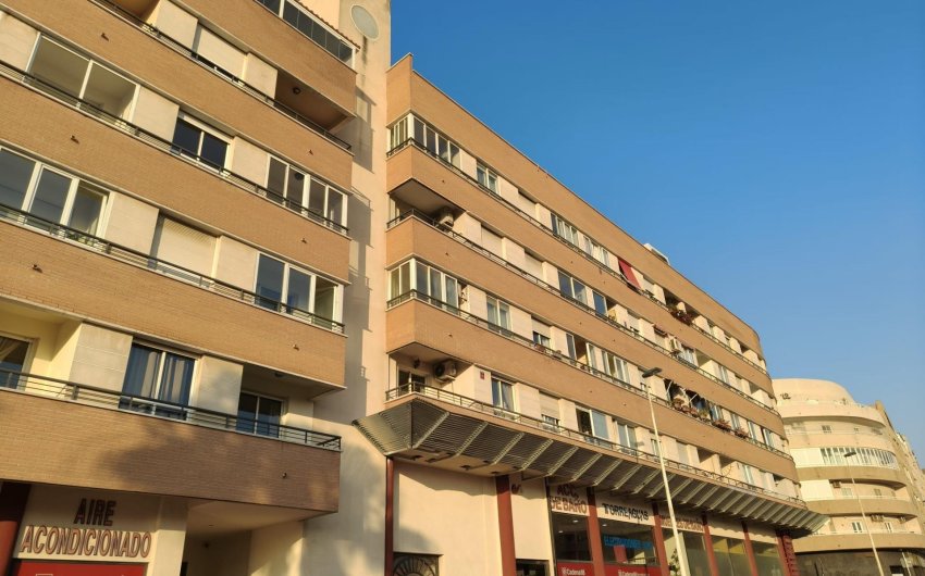 Herverkoop - Apartamento -
Torrevieja - Centro