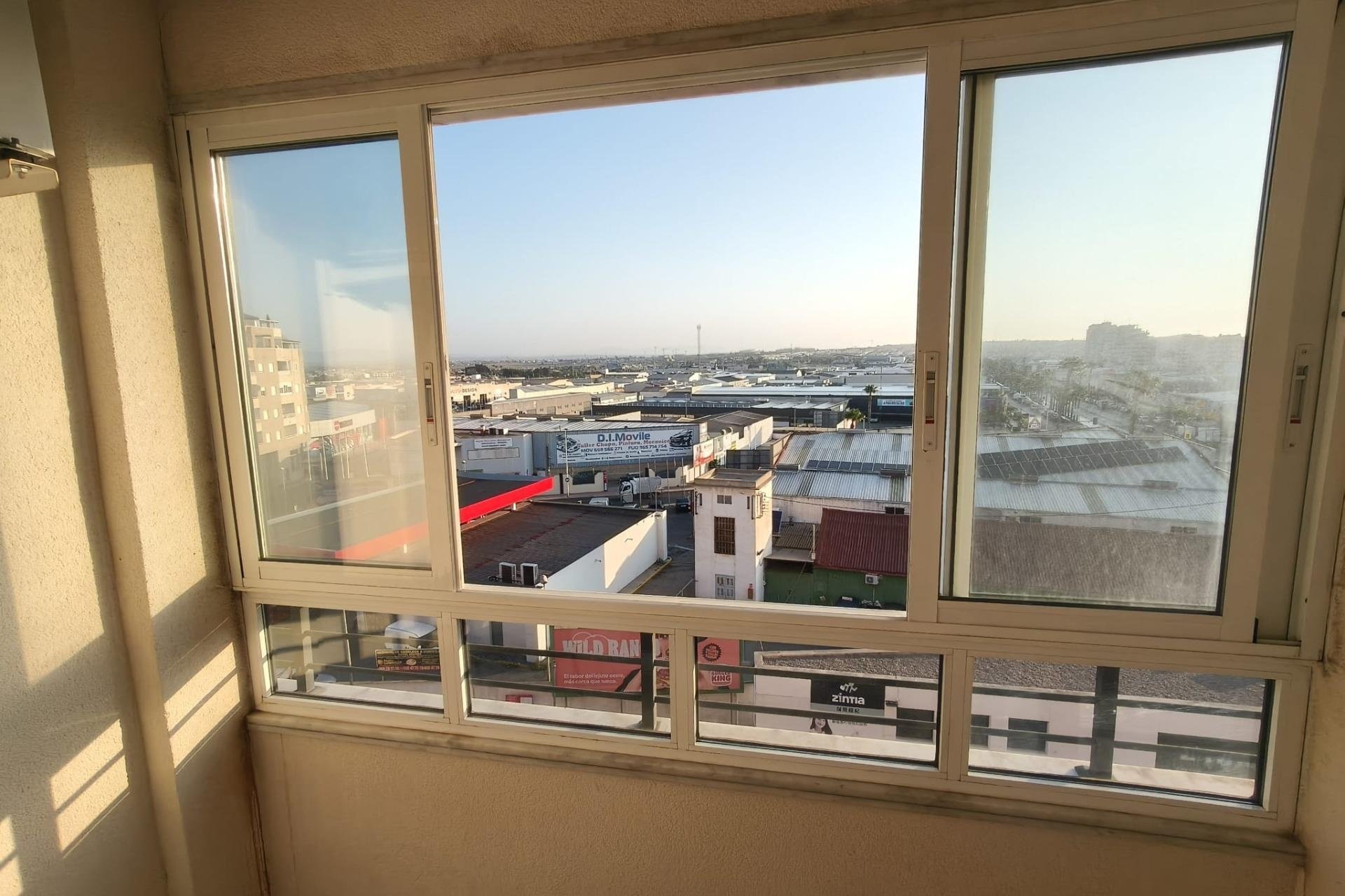 Herverkoop - Apartamento -
Torrevieja - Centro