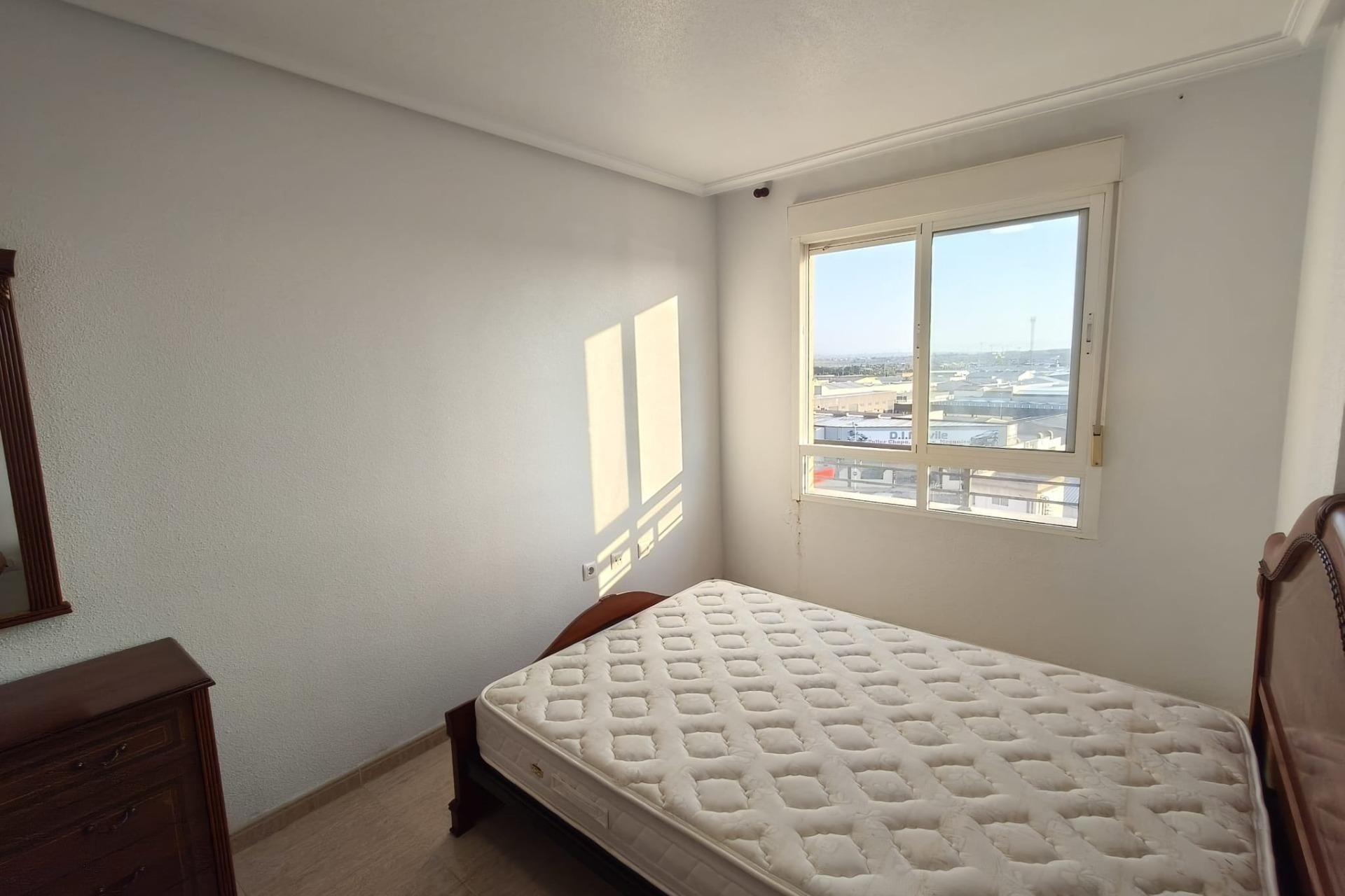 Herverkoop - Apartamento -
Torrevieja - Centro