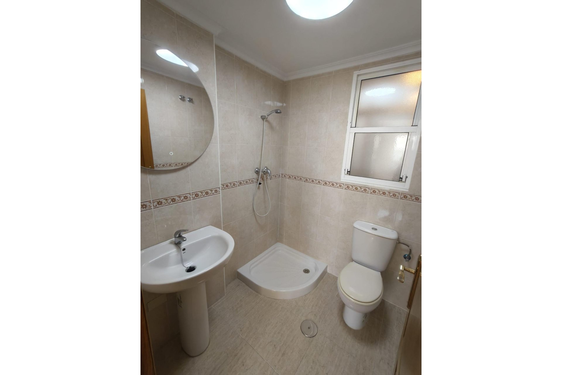 Herverkoop - Apartamento -
Torrevieja - Centro