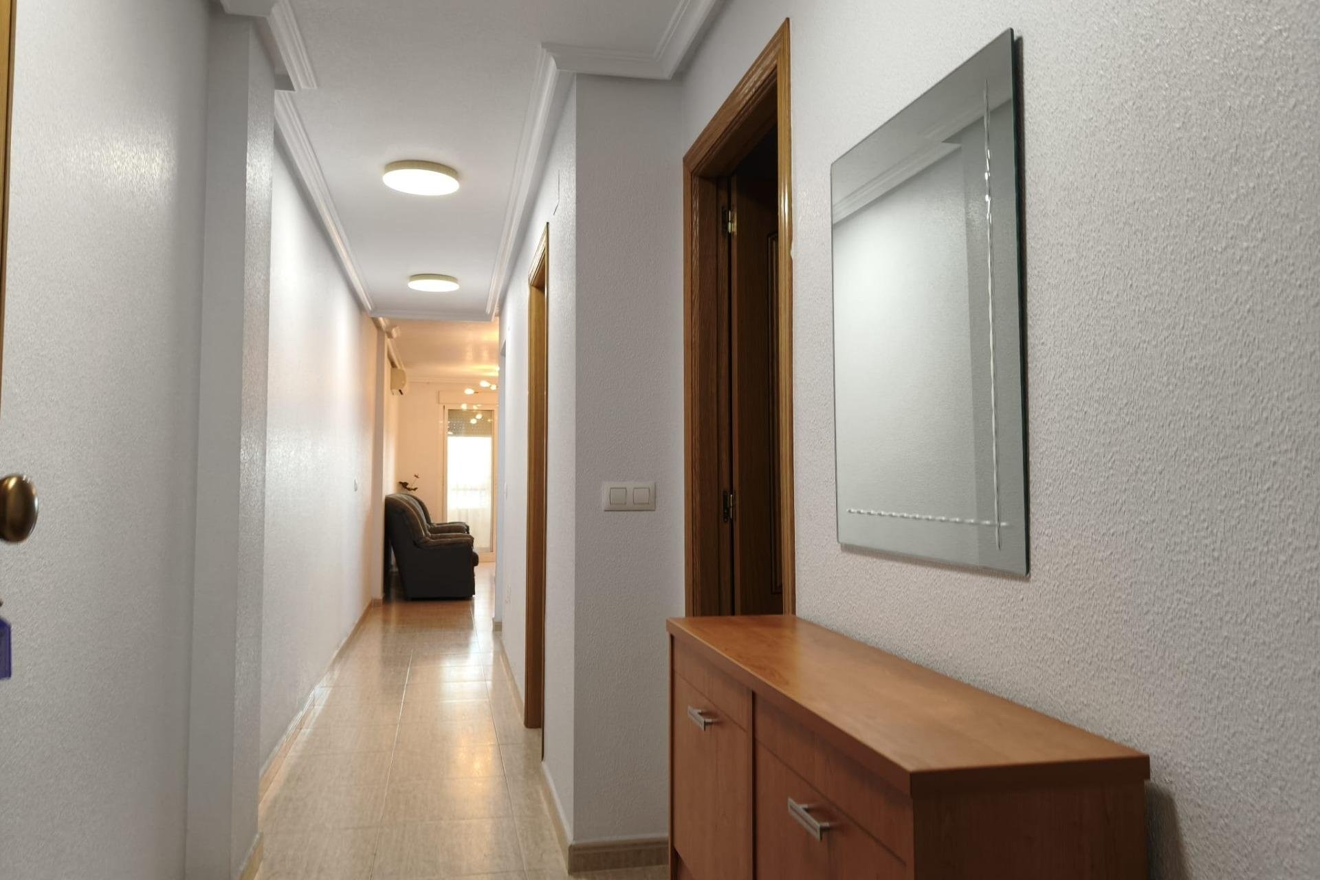 Herverkoop - Apartamento -
Torrevieja - Centro