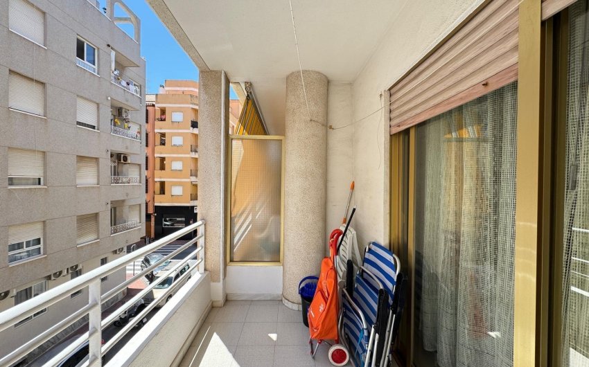 Herverkoop - Apartamento -
Torrevieja - Centro