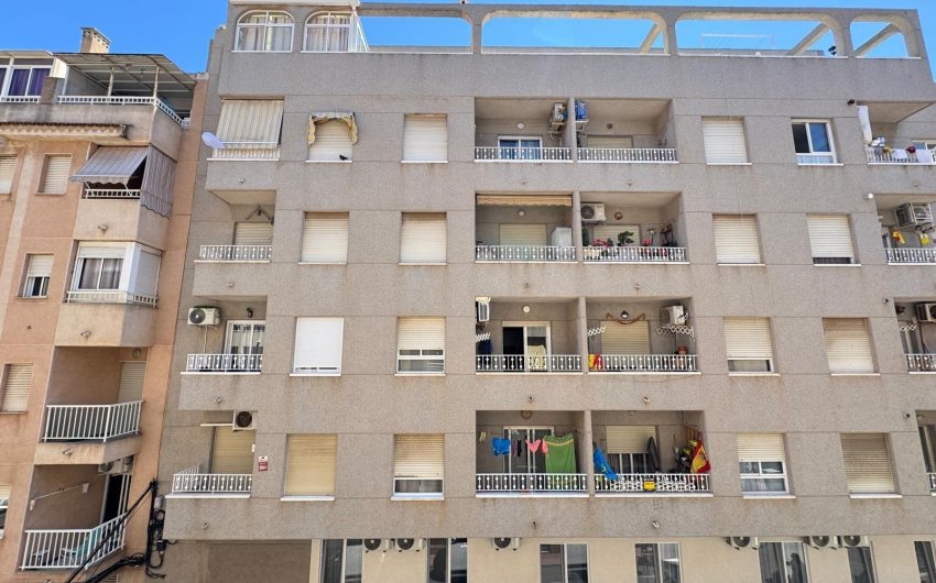 Herverkoop - Apartamento -
Torrevieja - Centro