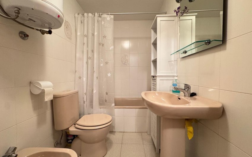 Herverkoop - Apartamento -
Torrevieja - Centro