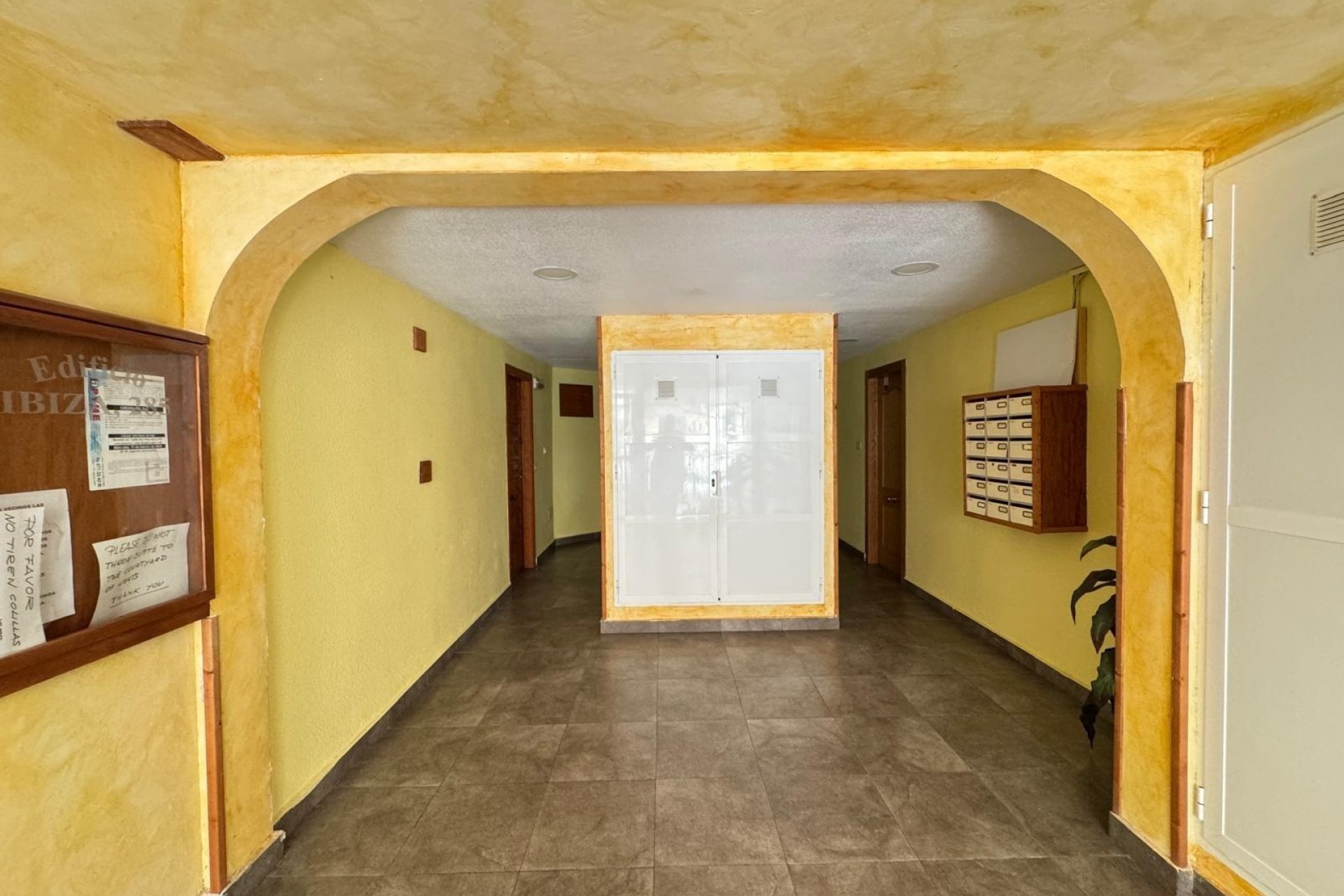 Herverkoop - Apartamento -
Torrevieja - Centro