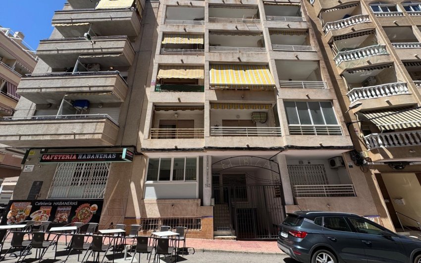 Herverkoop - Apartamento -
Torrevieja - Centro