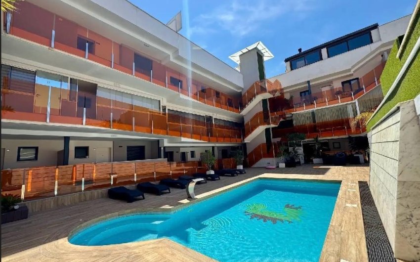 Herverkoop - Apartamento -
Torrevieja - Centro