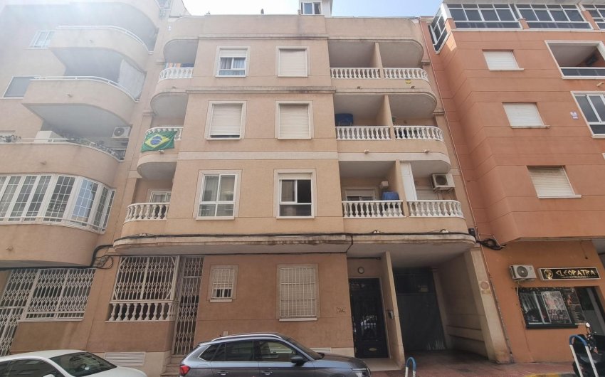 Herverkoop - Apartamento -
Torrevieja - Centro