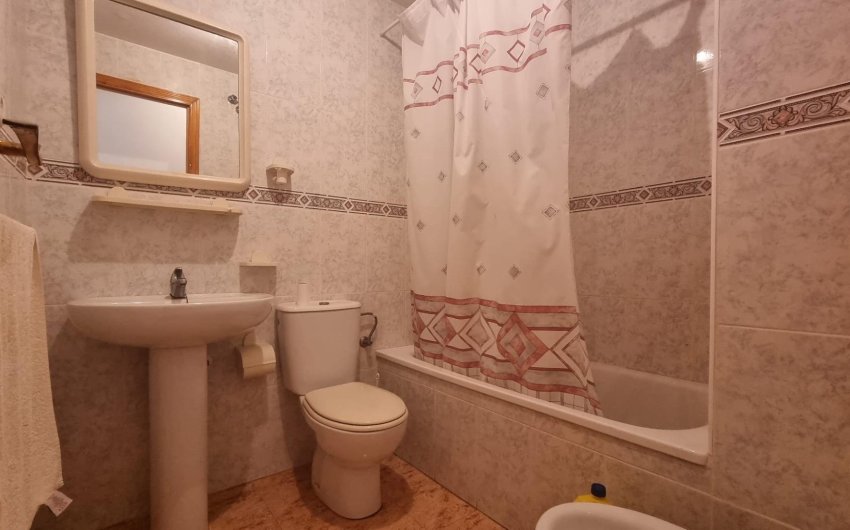 Herverkoop - Apartamento -
Torrevieja - Centro